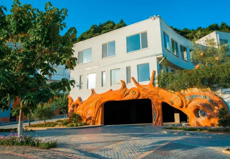 Kërmilli i Kërcynjtë dhe Kënga e Lëvozhgave